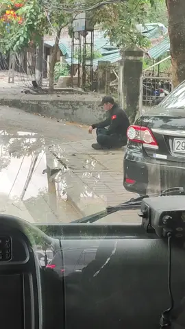 Đi diễn tập rảnh quá k có j chs lại lôi bầy kiến ra chăn là đây chứ đâu 😂#bacninh #xuhuong #cscd 