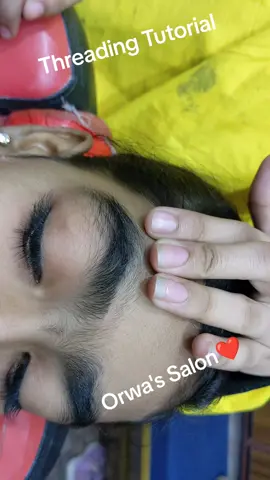 Thick Eyebrows threading class.. for beginners ❤️ with easy tricks  #trending #1millionviews #multansalons #kashees #orwassalon #trendinghairstyle #trebdingsong #messybuntutorial #streaking #trendinghairstyle #threading#eyebrowshaping 
