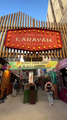 Must visit street food market in Budapest. 📍Karavan, located really close to the ruin bars. #budapest #budapesthungary #budapestguide #budapestfood #budapestfoodguide #budapesttravel #citybreak #whattodoinbudapest #budapestthingstodo #traveltiktok #fyp #foryoupagе 