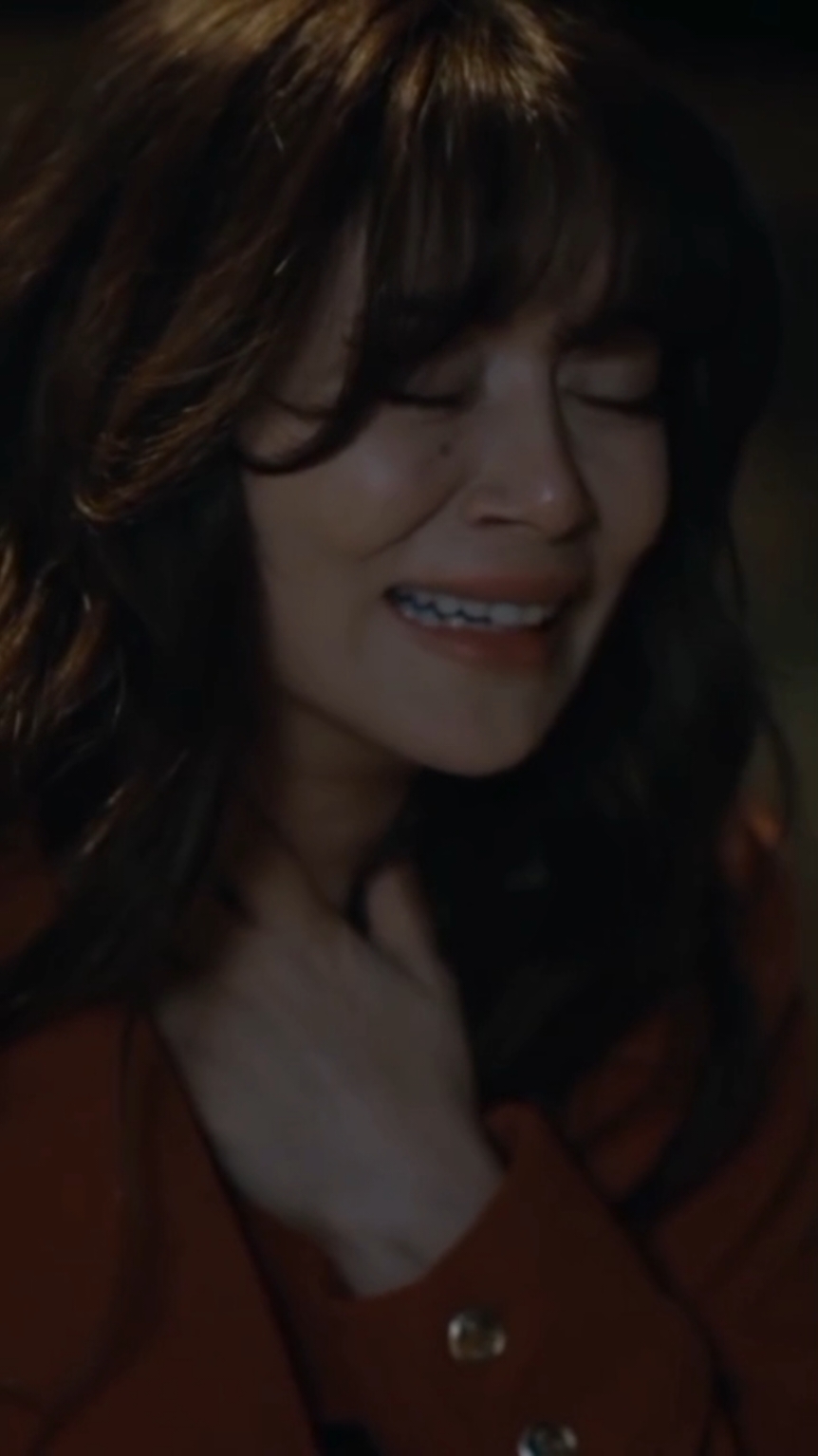 #مولم اذا انفجرت تحس ان دقات القلب ترتفع من شده البكاء والصراخ ولاتستطيع السكوت مع ان الم القلب يرتفع#