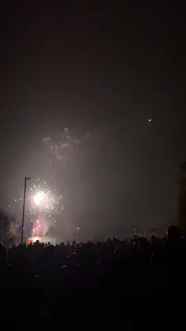 #بريطانيا #سكتلندا #سكوتلندا #جلاسكو #العاب ناريه#ليل #غلاسكو #نوفمبر #٥نوفمبر