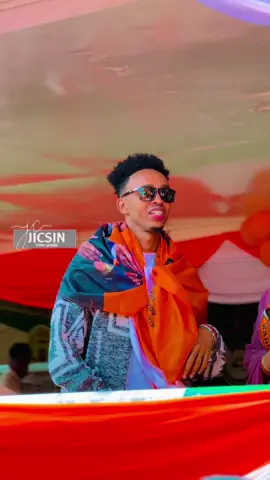 Dheereeya ma seerafbaa 🚗😂😂#jicsin_vediography 🎥#hargaysa #somalitiktok #cabdiraxmaancirro #🦁💪🧡✌️ 