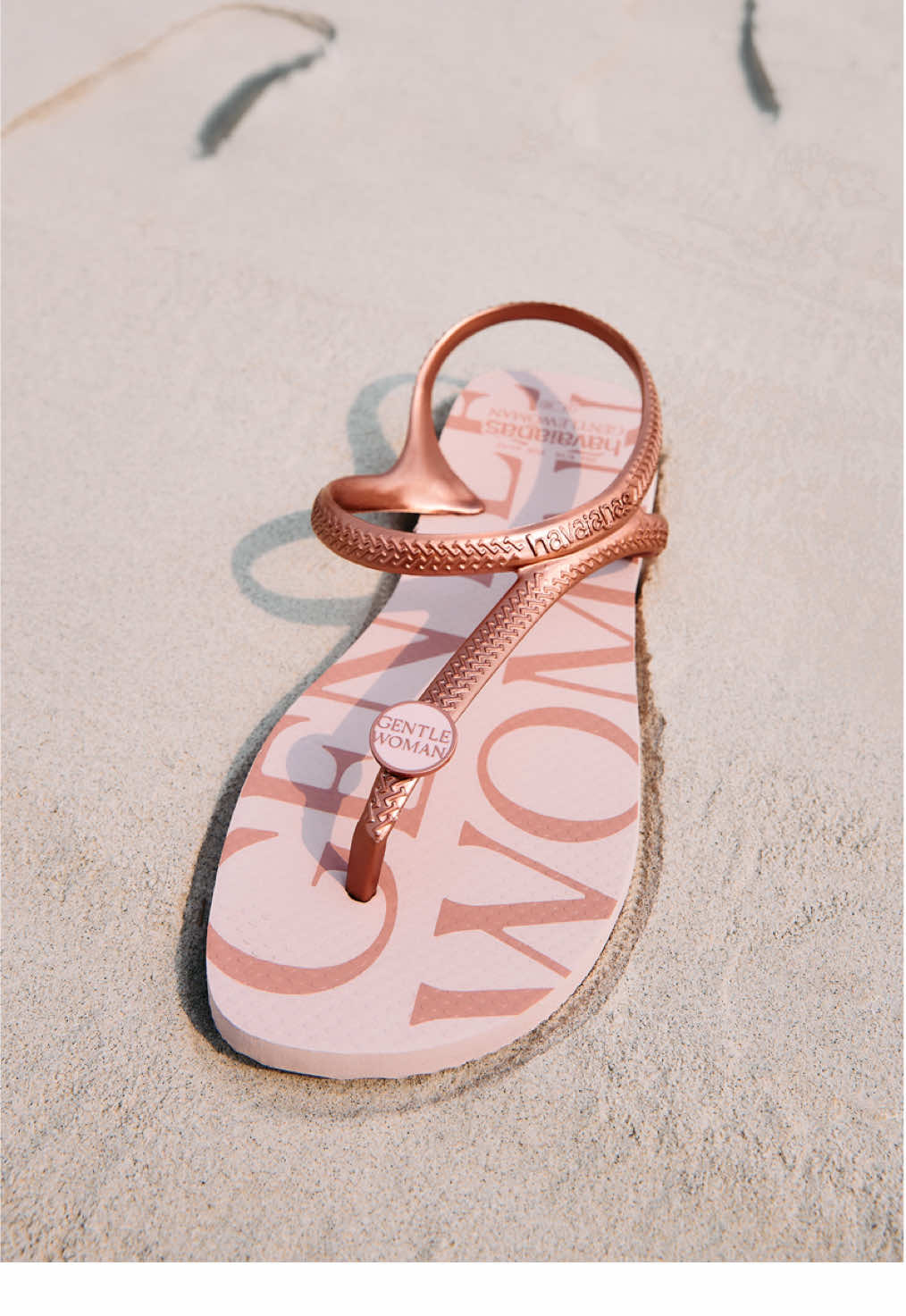 siapa yang udah ketemu sama koleksi limited nya havaianas x GENTLEWOMAN? kalau belum, saran havamin sih buru-buru amankan koleksi yang kamu paling suka ya, soalnya koleksi ini limited (dan gak akan ada restock kalau sudah habis lho!😱) kok masih di sini? buruan datang klik keranjang kuningnya! 🛍️ #havaianasIndonesia #OriginalfromBrazilSince1962 #MadeinBrazil #havaianasxGENTLEWOMAN #GENTLEWOMAN #limitededition #specialcollection #sandal #sendalperempuan #sendalcantik #sendalwanita #fypage #foryoupage