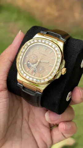 Tàu ngầm đã về thêm bản gold,lên tay sang lắm nha các anh…