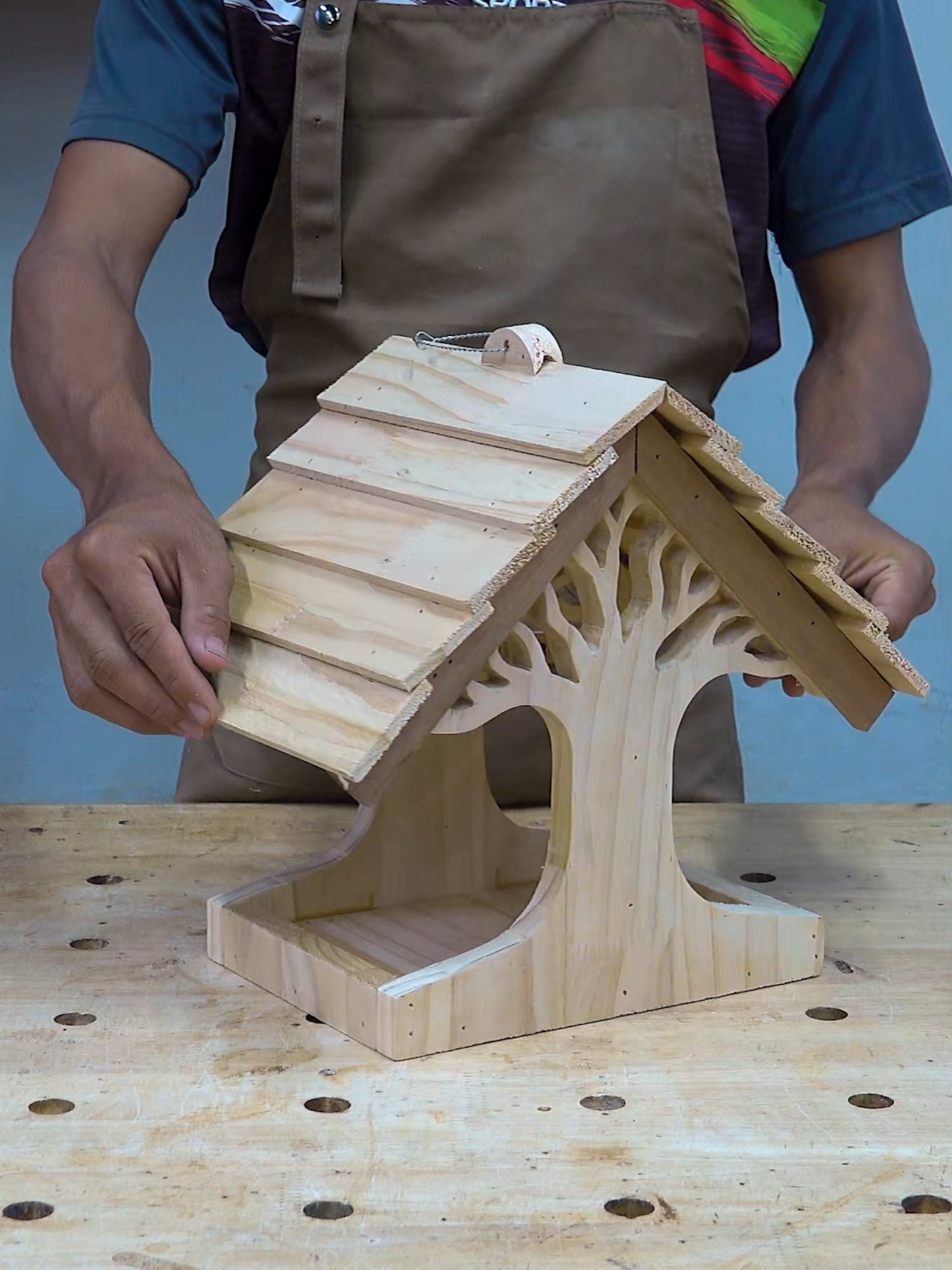 Transforming solid wood into stunning woodworking projects is an art that combines skill, creativity, and passion. Discover the beauty of craftsmanship and the endless possibilities that await you! 🌳✨ #WoodworkingArt #Craftsmanship #SolidWood