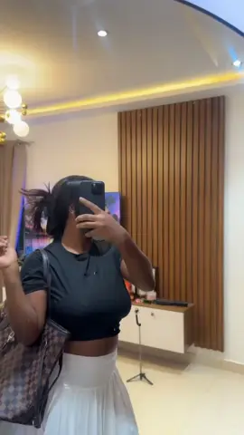 The way a lot of people think this is my hair im sorry… @BEAUTY TECHNICIANS can create that illusion🤭🤭 #amaburland 