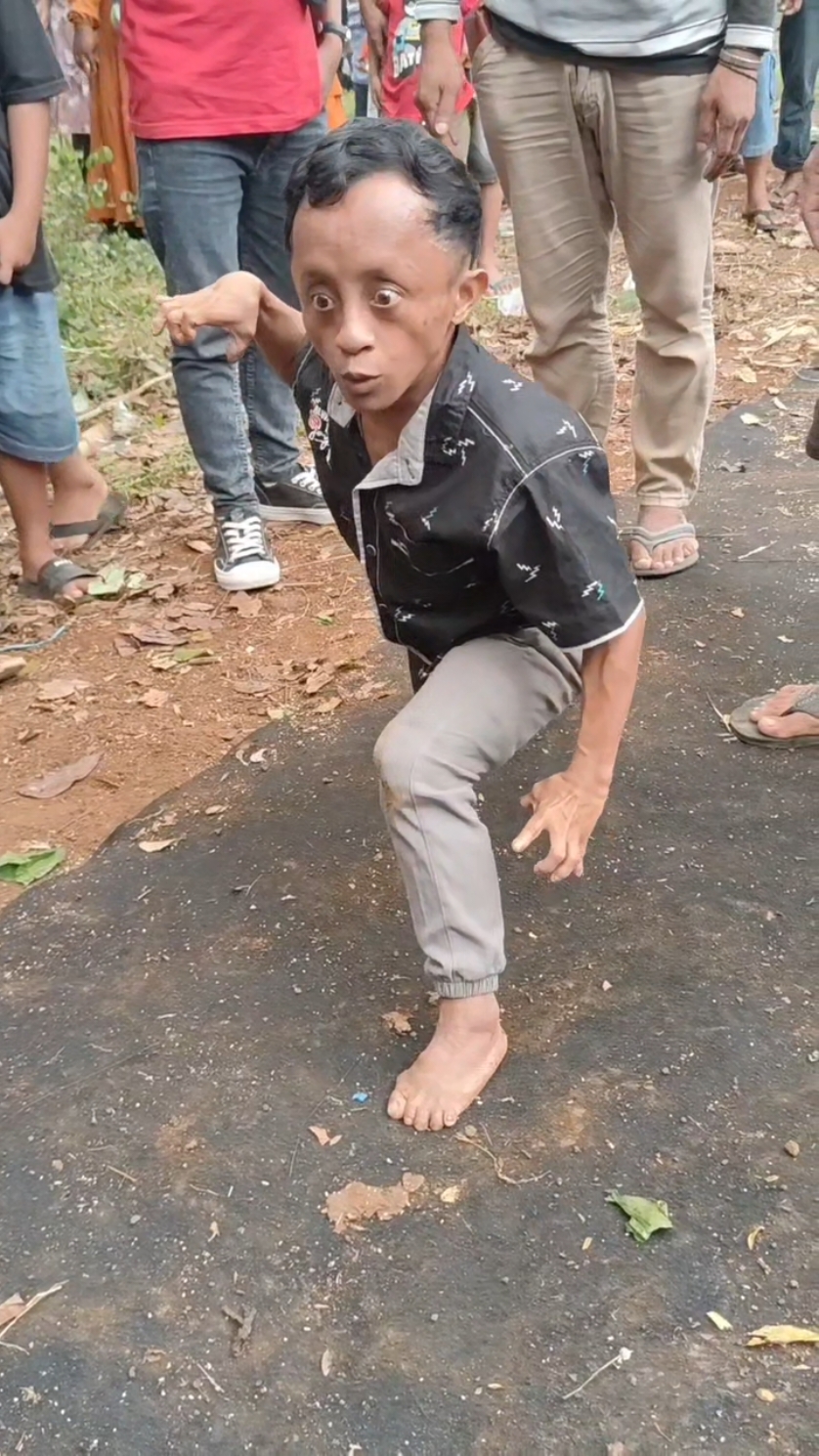 Teguh Cilik pulang dulu #kudakepang #jarankepang #jathilan #kudalumping #ebegbanyumasan #jaranantiktok #ebegkebumen #ndadijaranan #mendhemebeg #kesurupankudalumping #teguhcilik #mberot #ekabudaya 