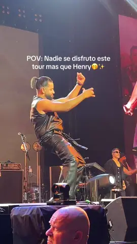 Los pasos prohibidos de Henry🤪🫶🏽❤️‍🔥 @Aventura  #aventura #aventuraconcert #henry #cerrandociclos #cerrandociclostour #pasosprohibidos #tour #amsterdam 