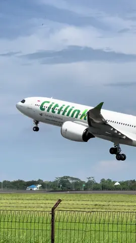 Citilink Airbus A330-900 Neo take off from Kualanamu International airport 🇮🇩✈️ #citilink #citilinkindonesia #planespotting #foryou #fyp #indonesia #medan #aviation #a330 #airbus330 