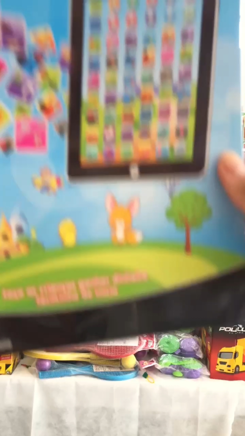 Nosso tablet educativo é uma excelente opção de brincadeira, com ele, as crianças aprendem o alfabeto, os números e até novas palavras em inglês e português. Além de outros ensinos, o áudio ajuda a criança a relacionar sons e palavras, incentivando o aprendizado de forma divertida e interativa. Vem conhecer nossas opções de brinquedos educativos. #brinquedoseducativos #aprenderbrincando #brincar #aprender #mariarosapapelaria