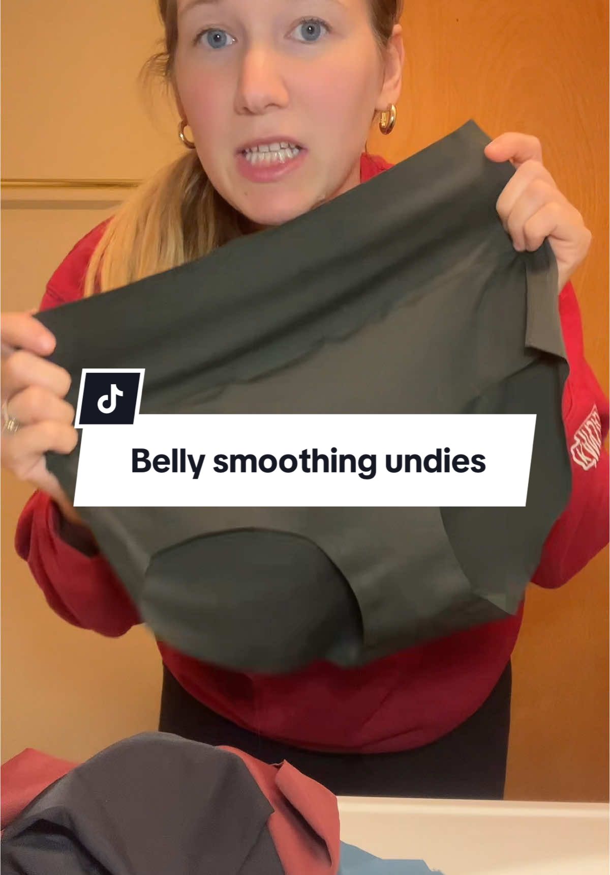 The material is buttery soft! #highwaistpanties #seamlessunderwear #underwear #panties #seamlessundies #midsizeunderwear #midsizefashion #momunderwear #mombelly #apronbelly 