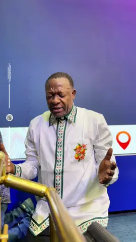 La prière constitue l’arme la plus puissante du chrétien Ensenble, levons-nous en prière !                                                                        ➡️Retrouvons nous ce vendredi                                ➡️de 06h00 à 9h00  #Walesaministriesinternational ➡️nous sommes au 205,avenue BOKANGO, Kinshasa 🇨🇩 BARUMBU