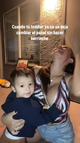 Si me ve con un pañal nuevo corre 🥲 #toddlermom #berrinches #babymando #momlife 