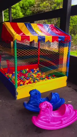 Piscina de bolinha, um ótimo brinquedo para crianças pequenas✅ #geabrinquedos #diadascrianças #tik_tok #maesolo #piracanjuba #aniversario 