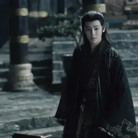 That year, Li Lun was beaten by him, causing Li Lun to be cursed with a sacred tree. 🥺🥺 Li Lun suffers from the curse of the sacred wood, Yuan Zhou he never knew. 😭 He is now dead, because Wen Xiao can destroy his drum, Li Lun's soul and the drum are connected. #FangsOfFortune #neohou #yanan #tianjiarui #chenduling #cdrama #fyp 