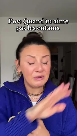 La tata qui aime mais de loins.. #humour #sketch #videodrole #imitations #foryou #pourtoi 