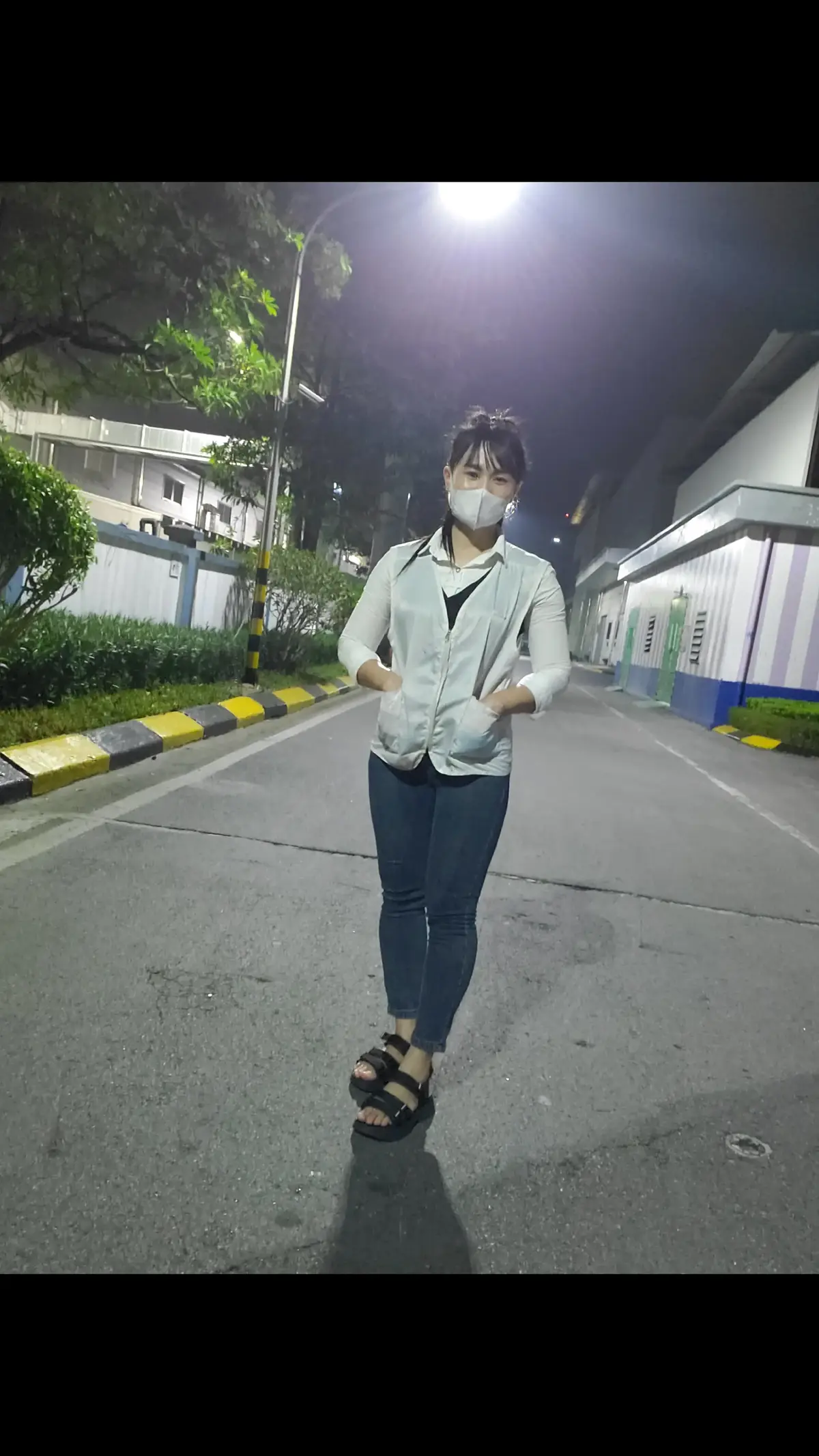 cày đêm của cô công nhân