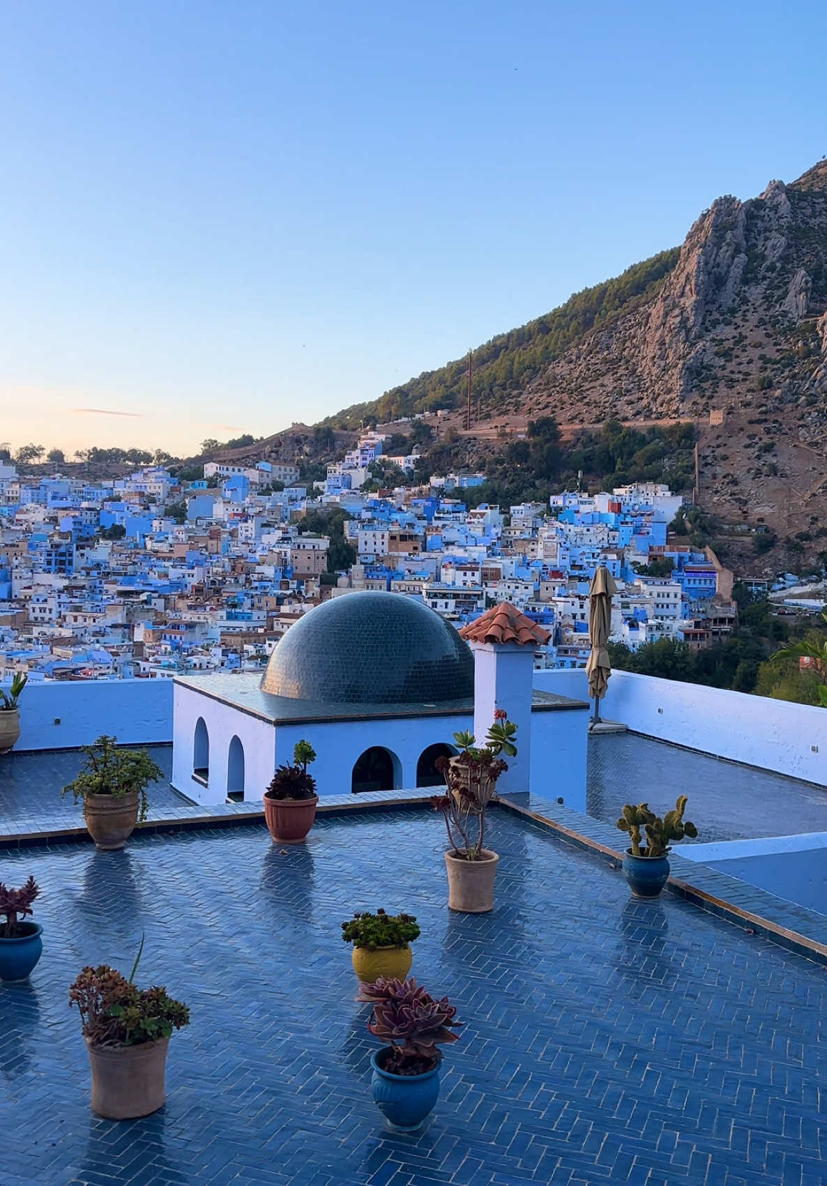 Where you can find your peace💙 #darjasmine #chefchaouen #morocco #explore #travel #views #relax #beauty #sunset 