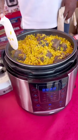 Hoffman pressure cooker 6l at 250,000 . . Contact us on 0777556080 to order. . . #pressurecooker #muyilibistore #qualityelectronics #fyp #kitchenessentials #Foryoupage #trending 