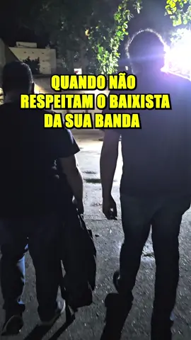 Falaram que ele não podia entrar na piscina 😮 Zueras a parte, sabadão agora estaremos na @tavernadotroll junto dos brabos da @Gadelha Superdrive @Black Priest e @impietus, a casa abre às 19 horas  Terão surpresas e brindes diferenciados 😝 Link dos ingressos na bio e nos stories  Vem botar essa raiva pra fora que cada dia a gente acumula mais 🤬 #raiva #piscina #lowd #metal #rock #palco