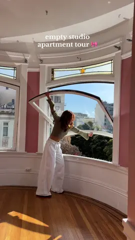 my buidling was built in 1917 and it still had it’s charm ⚜️💛#girlapartment #sanfranciscolife 