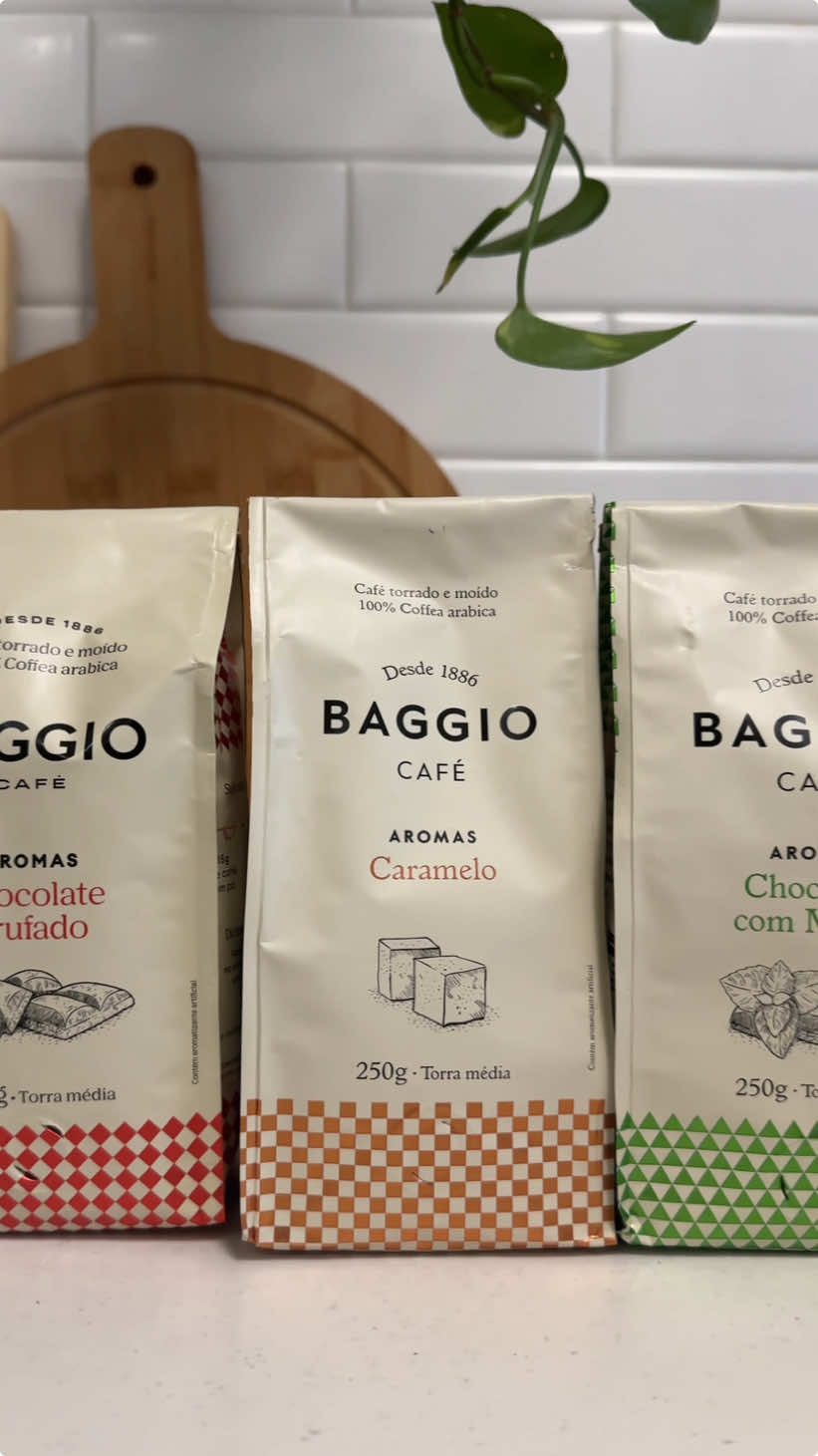 Box especial da Baggio com cafés aromatizados, zero açúcar e ✨per-fei-tos✨  👉🏼 Meu cupom no site deles é o MAINA. #cafe #café 