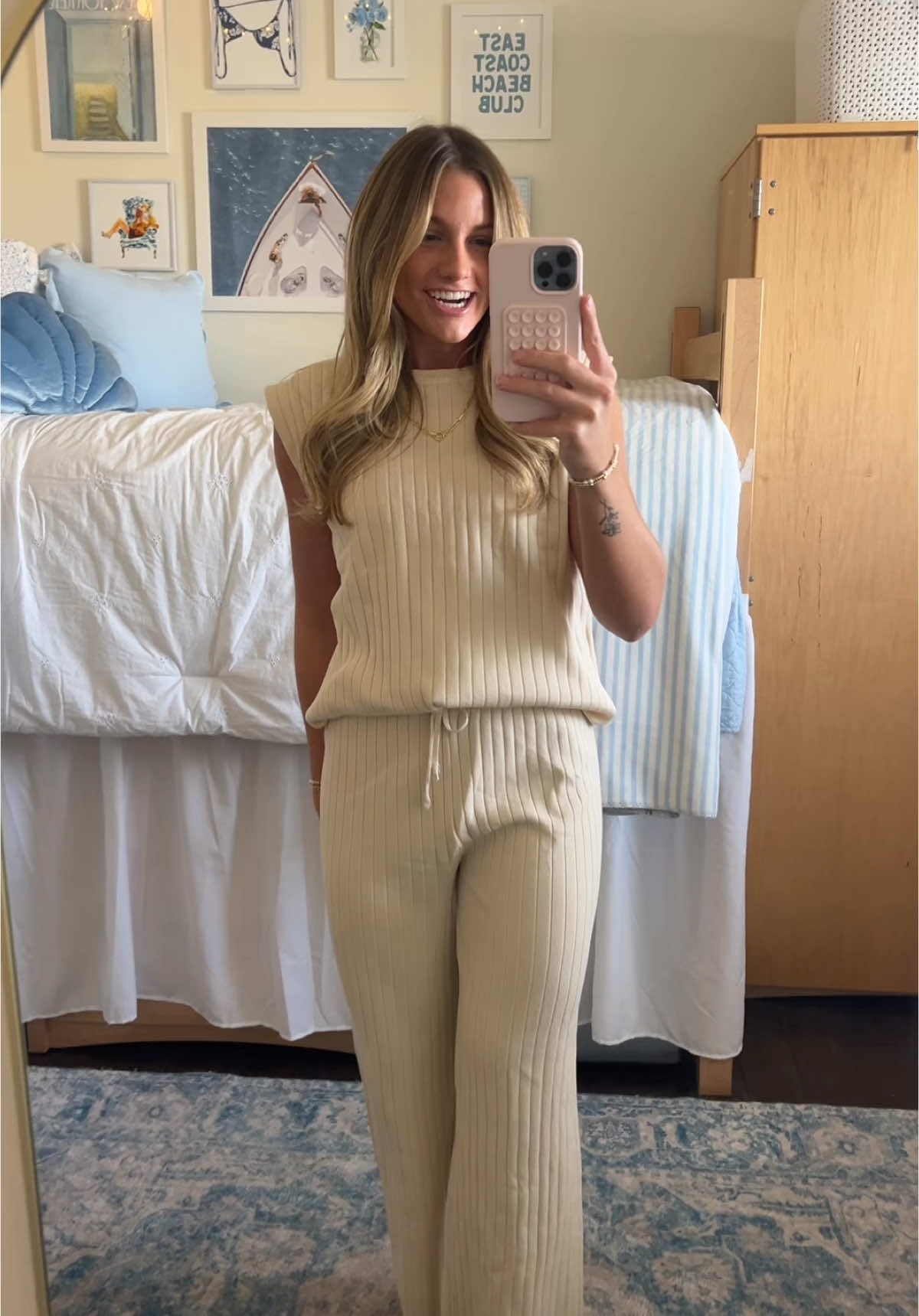 lounginggg dnd✨🫶🏼🧸☕️ #matchingset #OOTD #wishlist #christmaswishlist #outfitinspo #outfitinsporation #outfitideas #wfhoutfit 