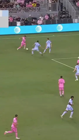 Luis Suárez GOAL in under 2 minutes 😱 #viral #Messi #shorts