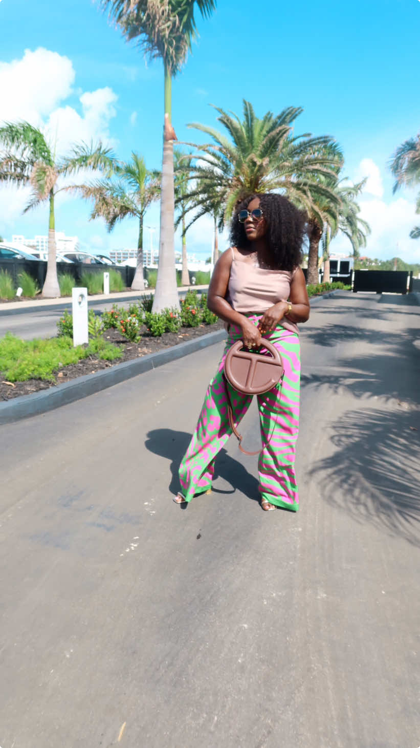 I’ve never been so excited to rock a pair of pants the way I was with the Madison pants by @sai.sankoh. I received so many compliments from people during my stay in Sint Maarten 🇸🇽. Are we feeling these pants? _________________________________ #fypシ゚viral #travelblogger #Lifestyle  #lifestylephotography #TheGlamThread #100degreesofmnk #lifestyleblogger #shopsaisankoh #resortwear #luxury