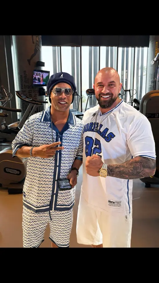 #foruyou #fyp #viral #legend #ronaldinho #alexbodi #dubai 