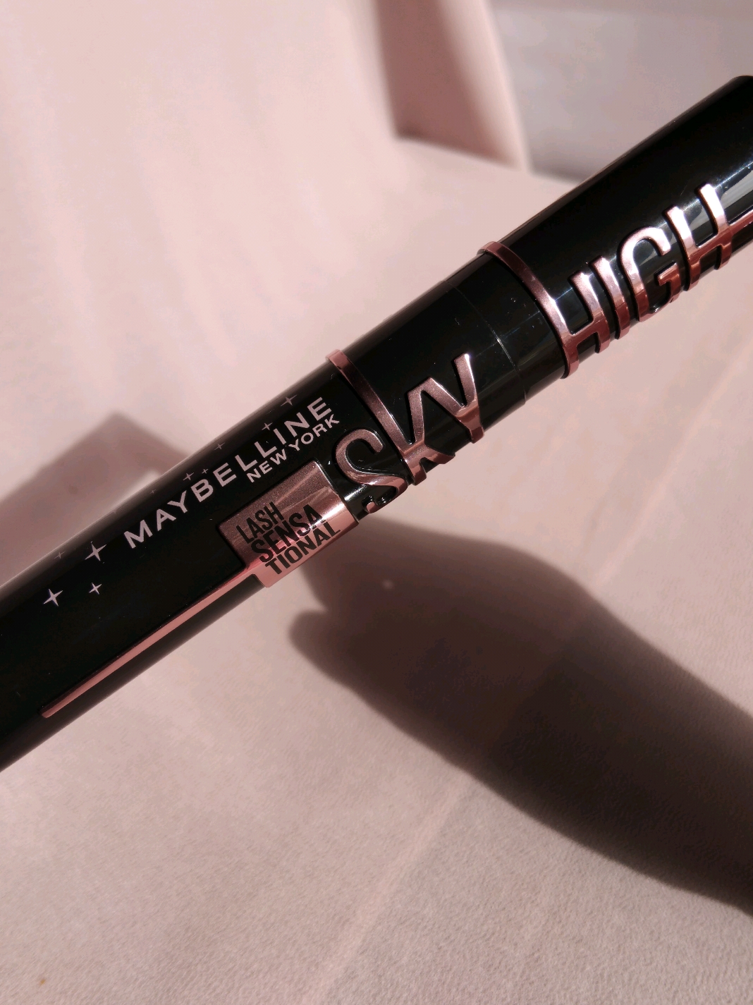 cuma pakai ini bulumata jadi lentik banget & tentunya udah waterproof yaa jadi aman banget kalo kena air ngga luntur sama sekali😍#maybelline #skyhighmascara #teddytintid 