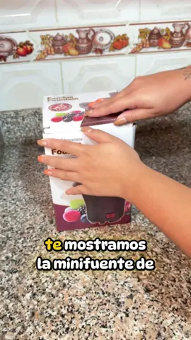 Te mostramos nuestra mini #fuente de #chocolate✨ Perfecta para #eventos o #celebraciones🍓 Consiguela con nuestros #moldes y accesorios de #cocina👩‍🍳 Todo esto y mucho mas en Distribuidora Luthom😁  #moldesilicona #tortas #reposteria #mugpersonalizado #navideño #navidad 