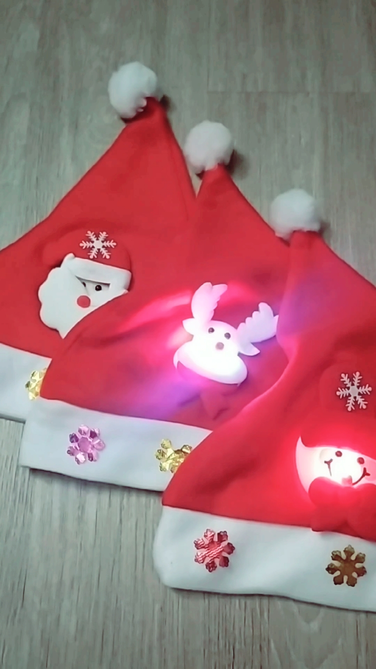 Topi Natal lampu LED anak dan dewasa Christmas Hat Topi Santa Claus #topinatal #topinatalanak #topinatalled #christmashat #topisanta #natal #aksesorisnatal 