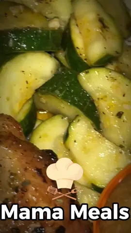 Lemon Garlic Butter Chicken Thighs 😮‍💨🔥 #MamaMeals #lemongarlicchicken #lemongarlicbutterchicken #chickenthighs #chickendinner 