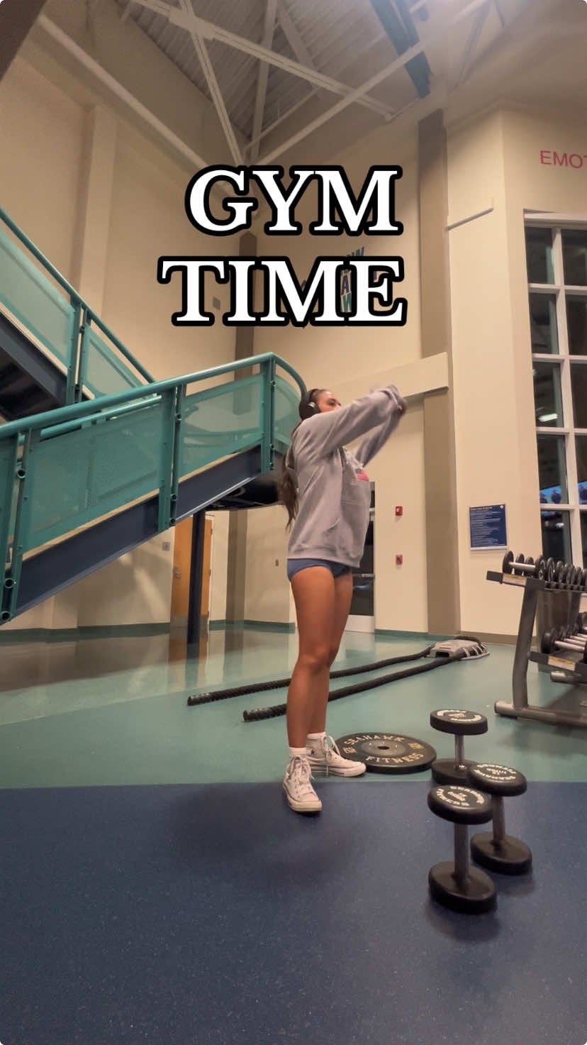 Early gym sesh!✨  #fyp #gym #college #uncw 
