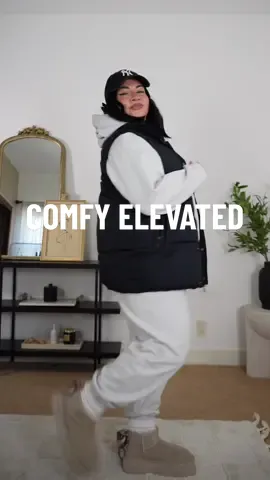 What to wear when you want to be comfy cozy this winter ☃️☁️ #thanksgivingoutfits #midsizefashion 