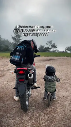 Siempre te amaré #papáehijo #amordepadre #momentosinolvidables #aventurasenmoto 