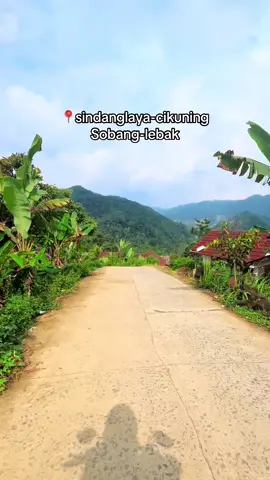 Jalan cikuning - sobang  Cuman jalan setelah dan sebelumnya sangat parah , batu2 besar dan krikil membuat yang bawa motor naik turun goyang kekanan kekiri 🥹🥹 #cikuning #sobang #sindanglaya #lebakmasakini