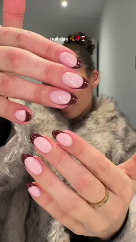 JUMPSCARE shes an almond girly now !!! nails by the best @Emily | Manchester Nail Tech #nails #nailart #nailinspo #almondnails #burgandynails #burgandy #transition 