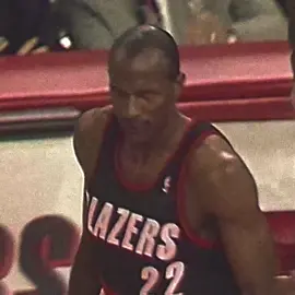 glide scrap, thinking ab using this audio w kobe instead #clydedrexler #redhousepainters #portlandtrailblazers #edit #fyp 