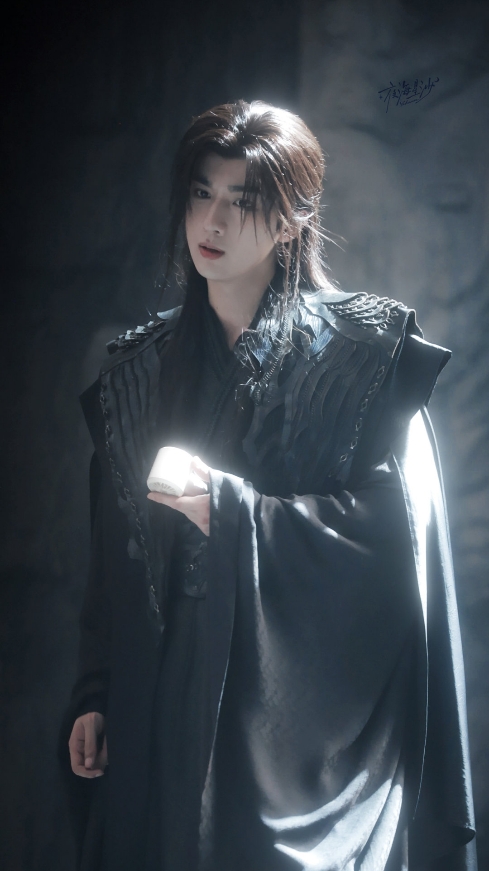 pesona hanfu hitamnya  hongyi 😻#lihongyi #blossomindarkness #fyp 