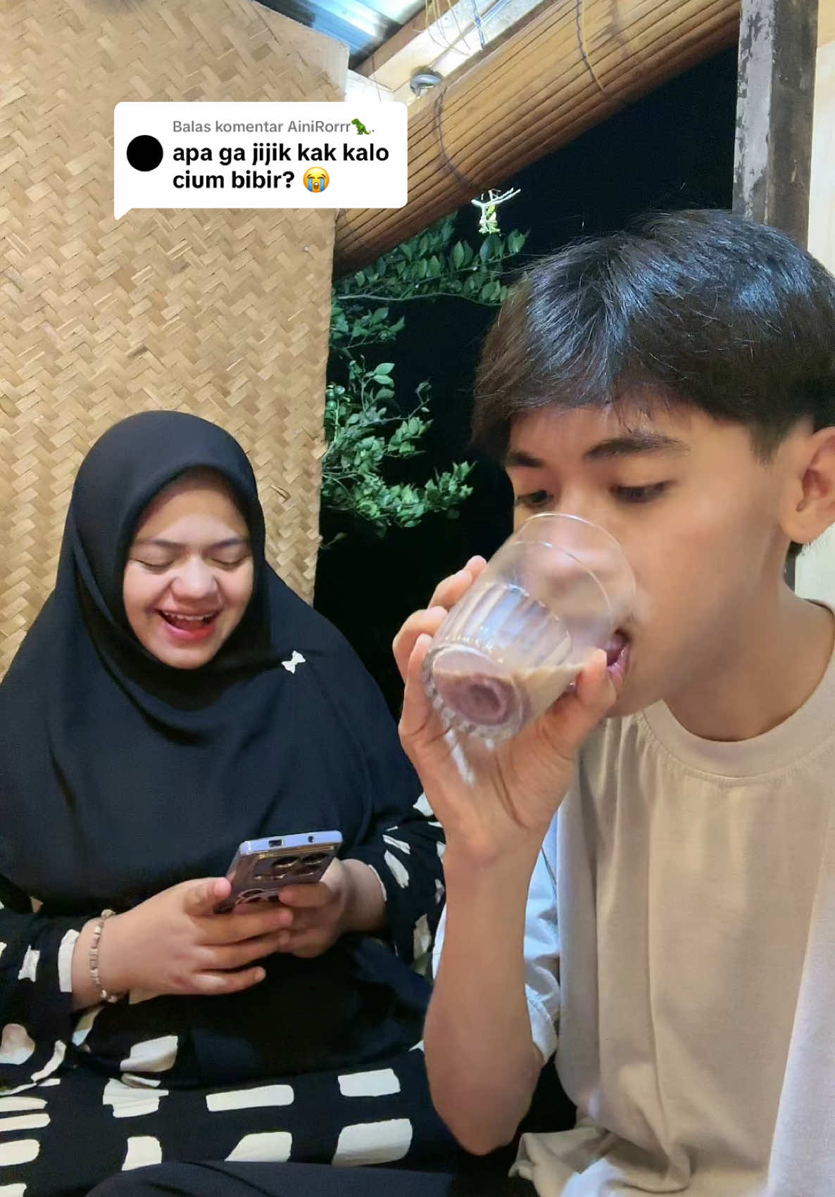 Membalas @AiniRorrr🦖. semakin kesini semakin kesana🗿