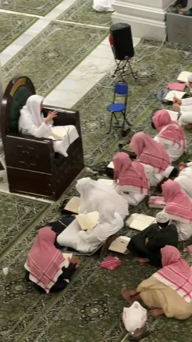 قال العلامة ابن عثيمين رحمه الله:  