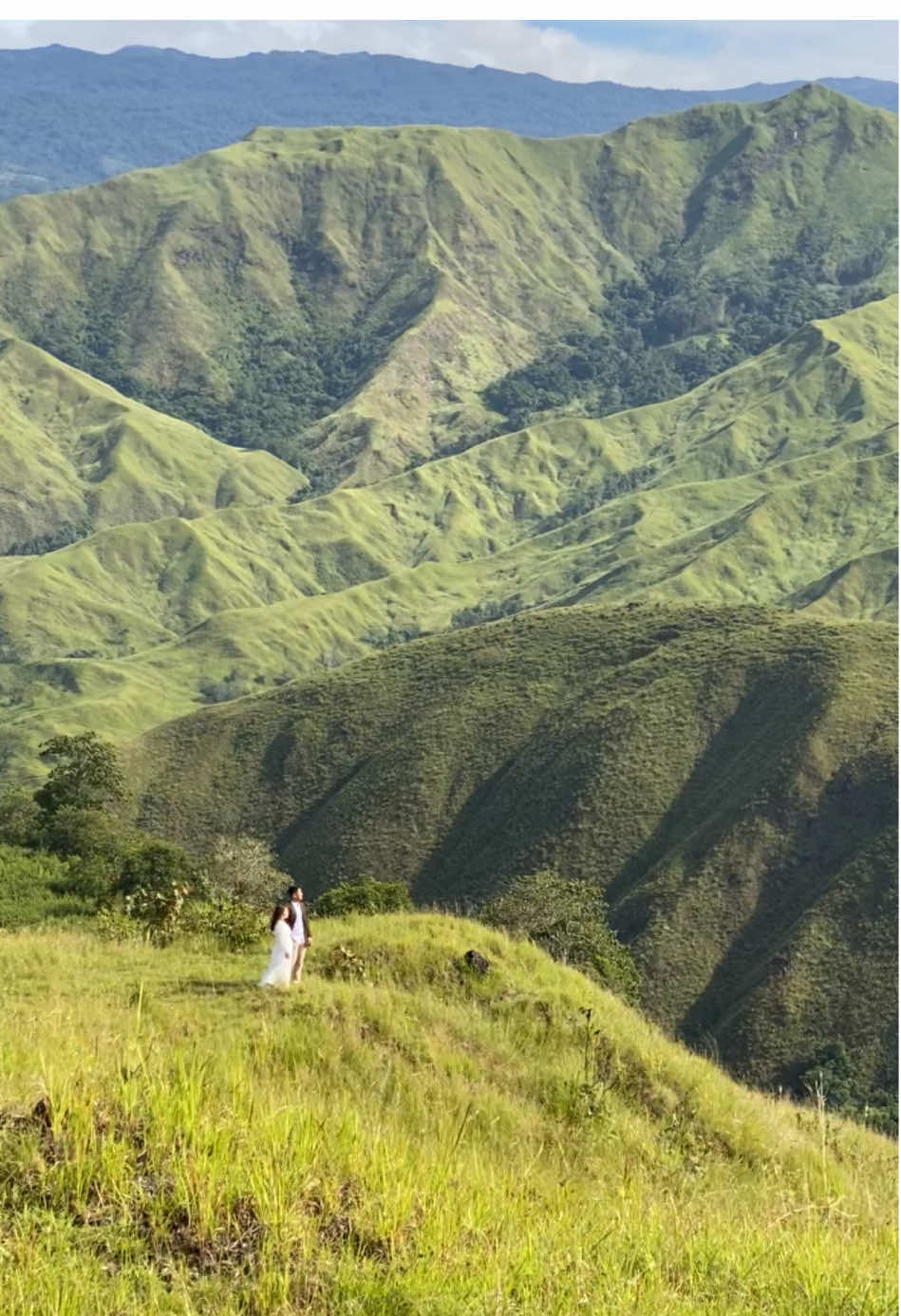 umakyat lang ng bundok, nainggit pa. Congratulations po sa inyo!! ✨