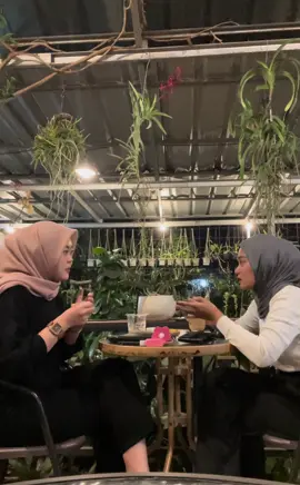 Deep talk with bestie🫶🏻✨ #foryou #chil #bestie #deeptalk 