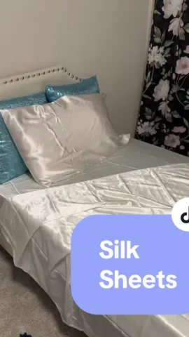 🌙✨ Transform your sleep experience with our luxurious Silk Sheet Set! 🛏️💖 Slip into the ultimate comfort and indulge in the smooth, cool feel of silk every night. Perfect for preventing frizz, keeping your skin hydrated, and adding a touch of elegance to your bedroom! Who else dreams of sleeping in pure luxury? 😍💤 #SilkSheets #LuxuryBedding #SweetDreams #HomeComfort