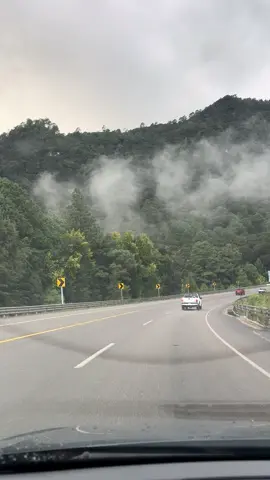 Viajando en las carreteras de #chiapas #asiesmichiapas #naturaleza 