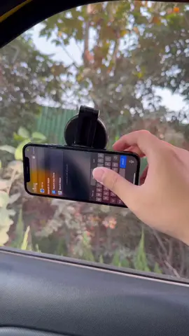 This mount is double side automatic !#carholder #carmount #phonemount #phoneholder #phoneholdercar #coolgadgets #blackfridaydeals #tiktokshopblackfriday #tiktokshopcybermonday #spotlightfinds #fyp #blackfriday 