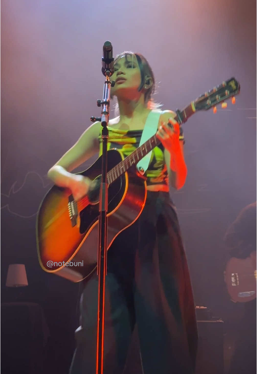 I know that it’s sad that I settle for the backburner’  #fyp #niki #nikizefanya #buzzworldtour #backburner #backburnerniki #nicole #concerts #buzz #o2ritz #manchester @NIKI 