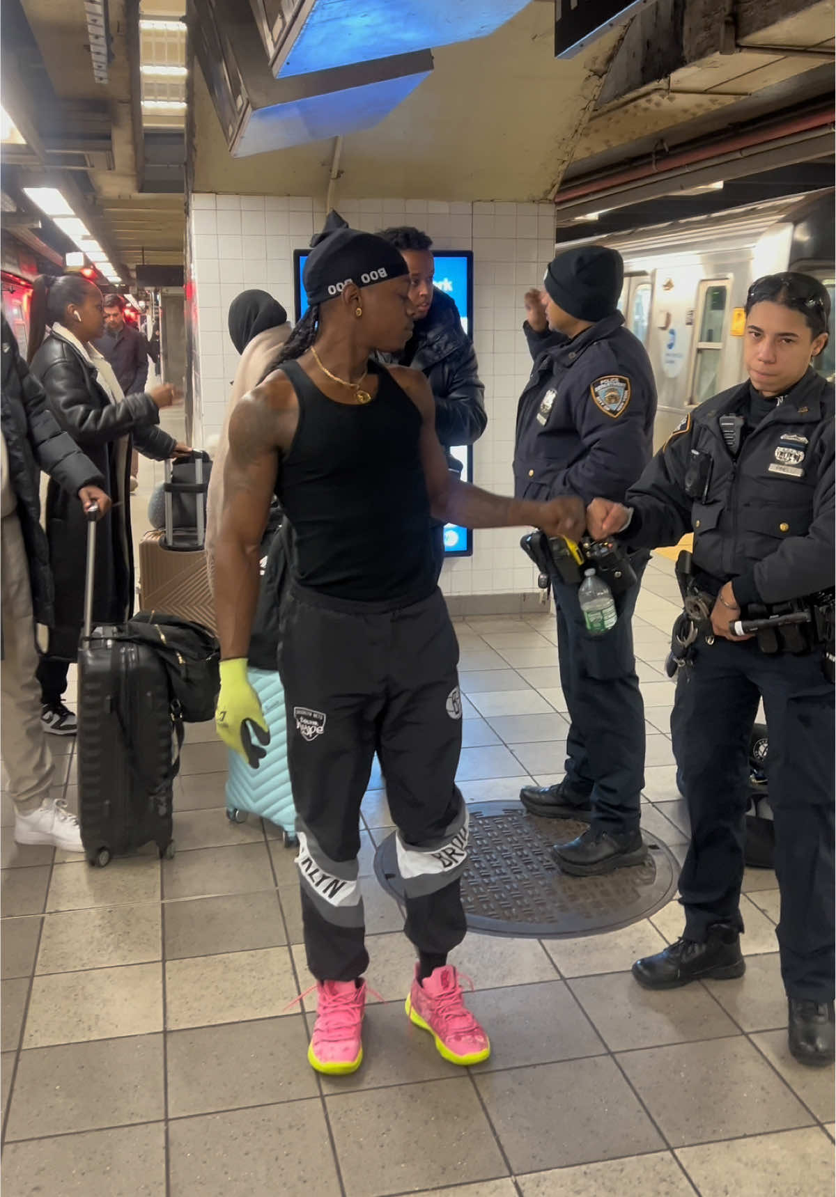 I think She was Impressed 👮‍♀️🚇🕺🔥👀 … #fyp #wafflekozik #foryoupage 